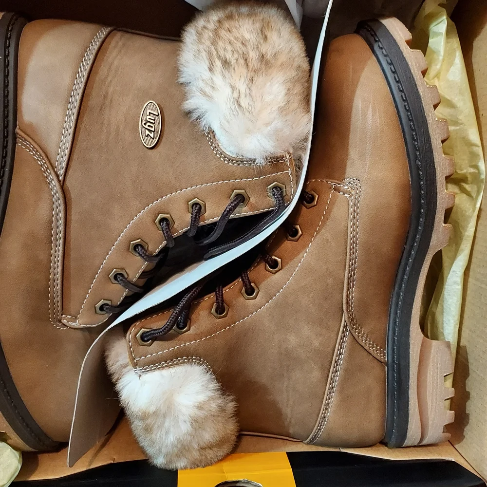 Lugz Women's Brown Winter Boots with Fur Lining - Picture 8 of 8